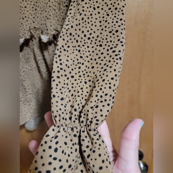 Cheetah shirt no tag size small - Picture 2 of 2